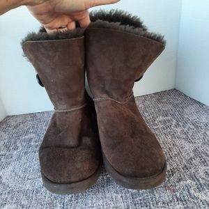 Ugg sz 9 boots dark brown bailey